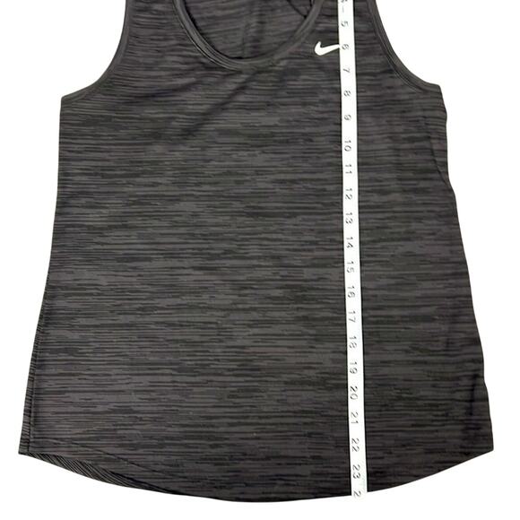 𝅺Nike Dri-Fit Women's Workout Tank Gray Heather Size S Athleisure Workout - Picture 6 of 6